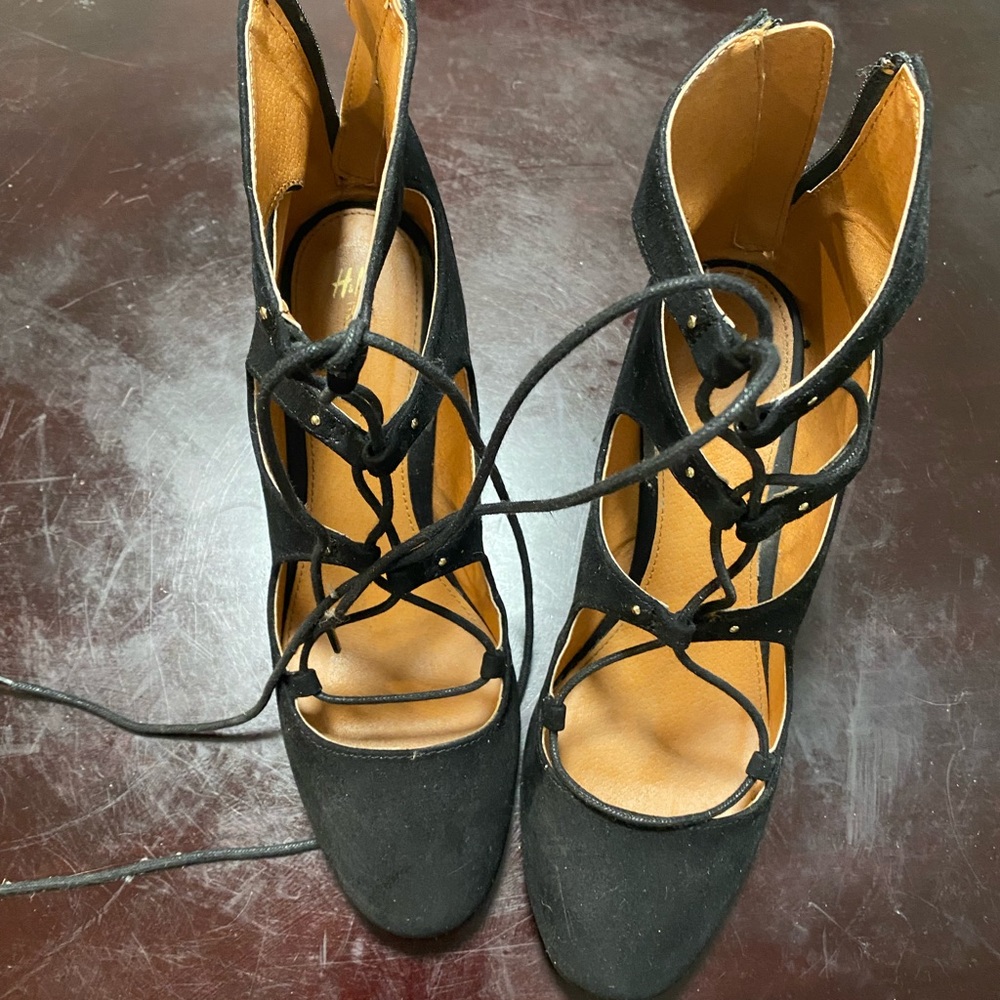Shoes - Picture 3 of 5